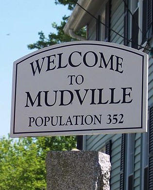 http://inthepastlane.com/wp-content/uploads/2013/08/Holliston-mudville-welcome-sign.jpg